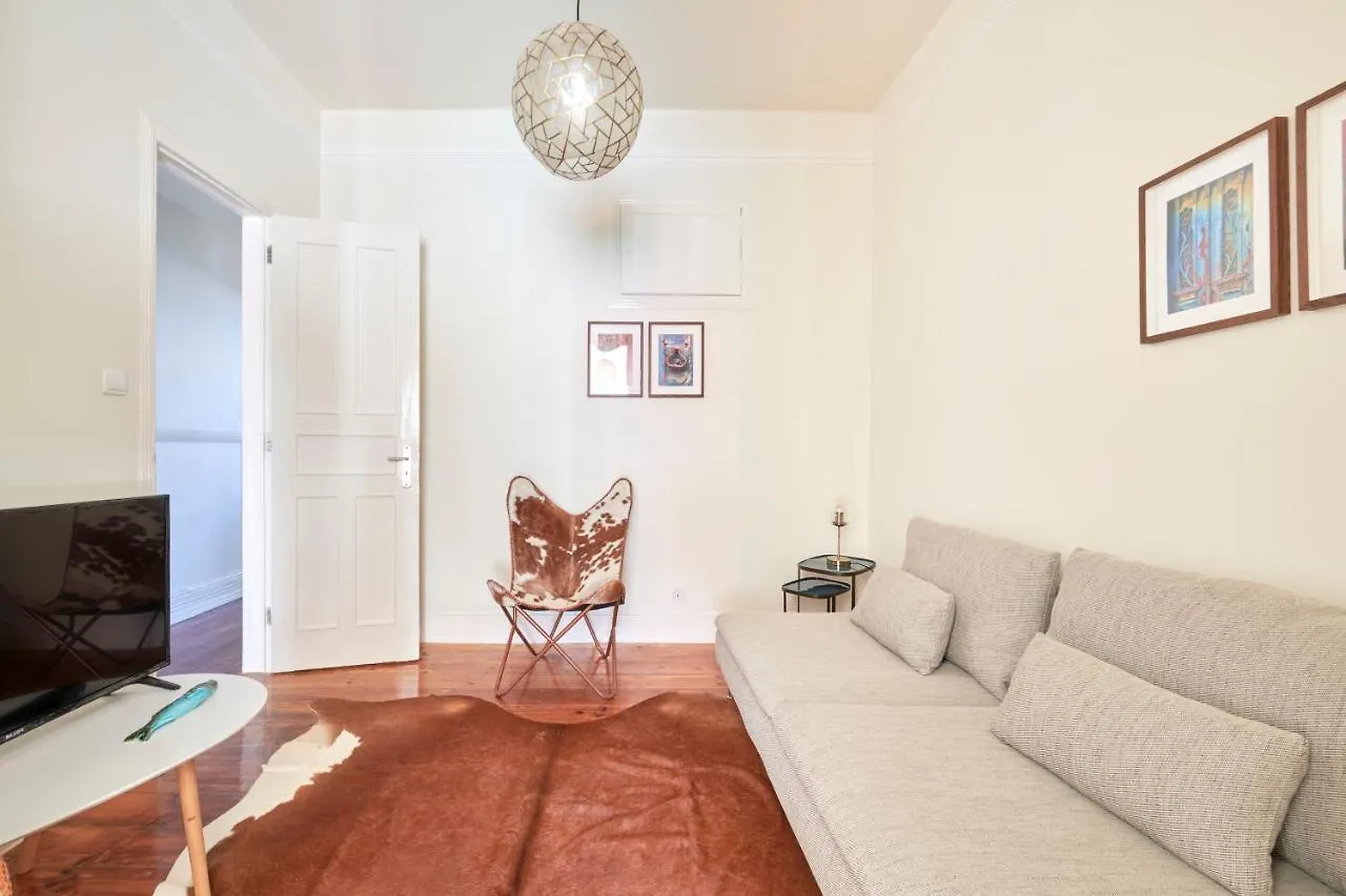 Quiet&Central 2BR APT, By TimeCooler Lisboa